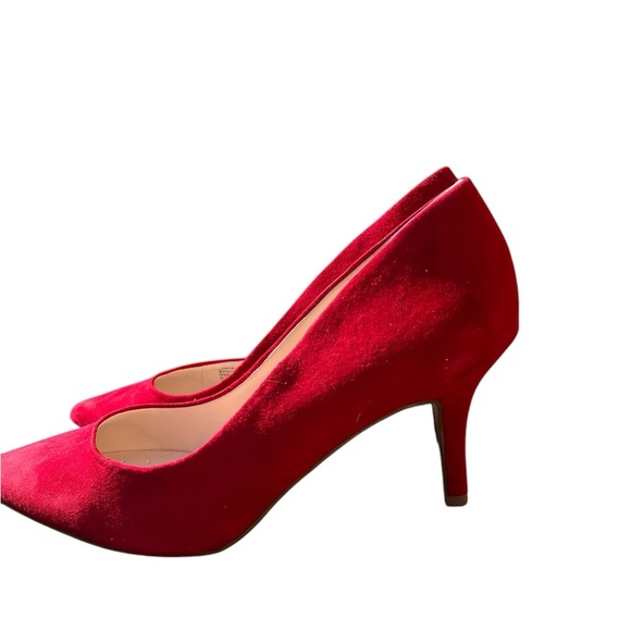 Alfani Shoes - NWOT Women’s tomato red suede heel. By Alfani size 11M